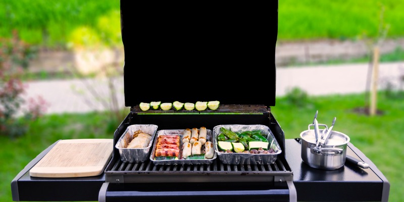 BBQ gas grill with food