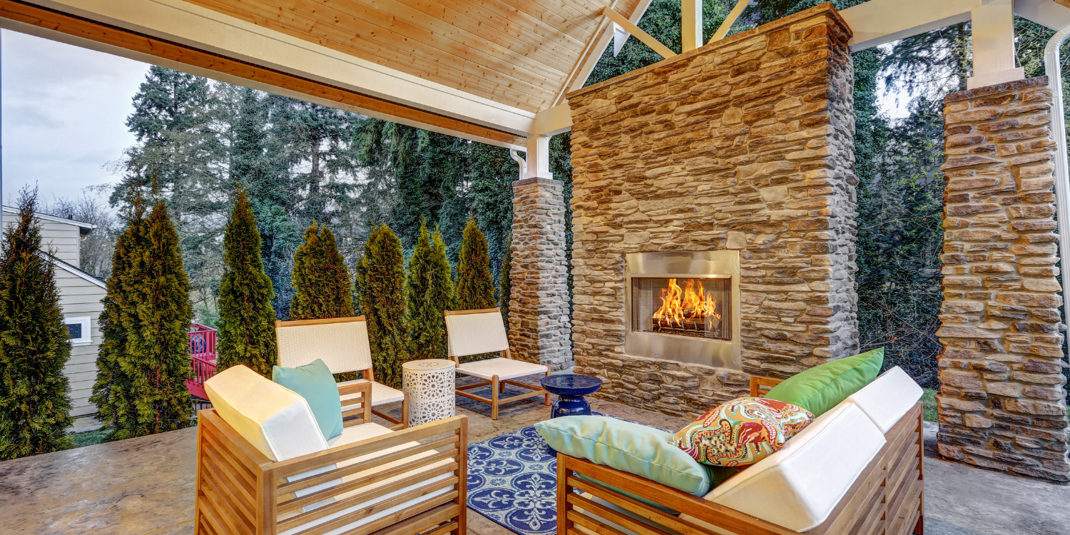 Natural Stone Surround Outdoor Fireplace -Discover the 7 Latest Outdoor Fireplace Trends & Warm Up Your Fall Nights 